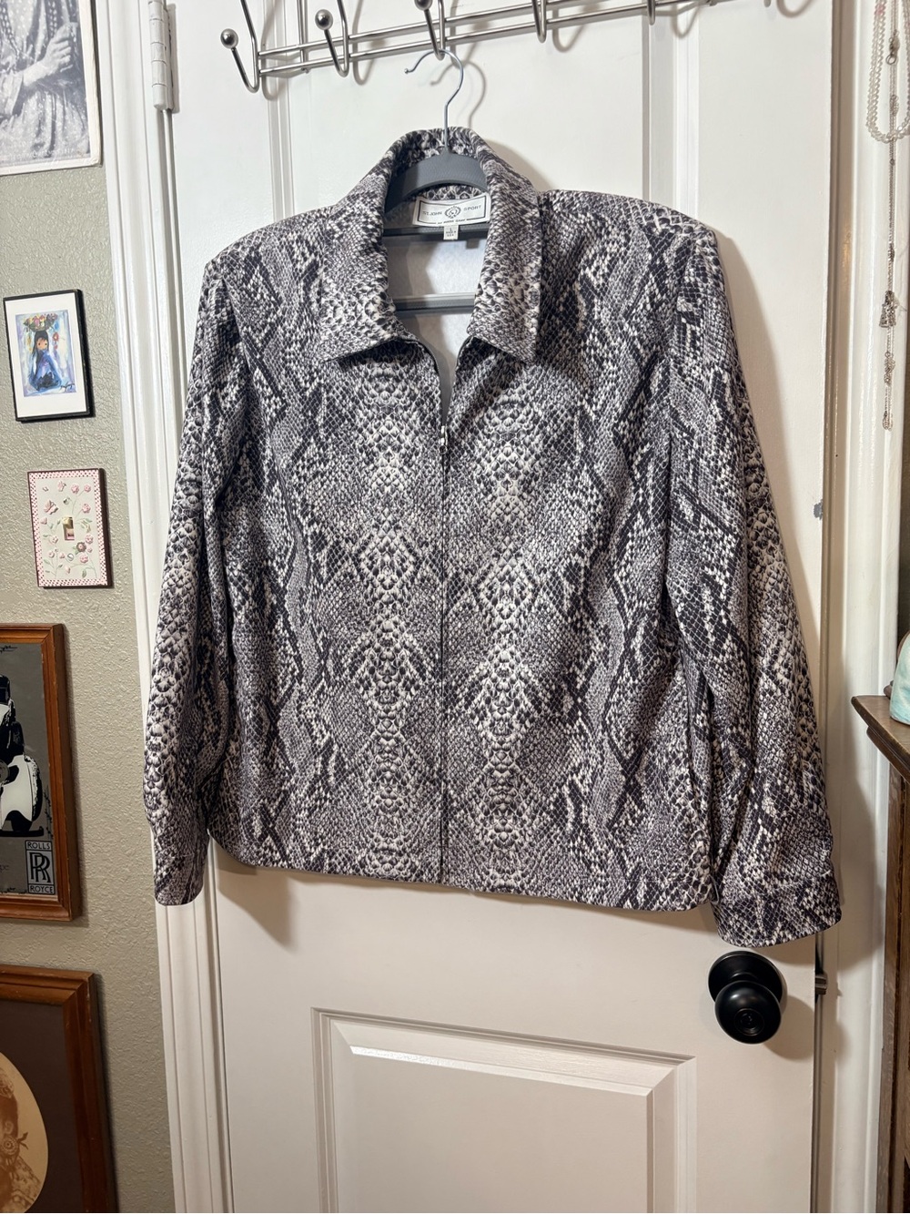VTG St John Sport Marie Gray Snakeskin Print Zip Jacket Size L USA